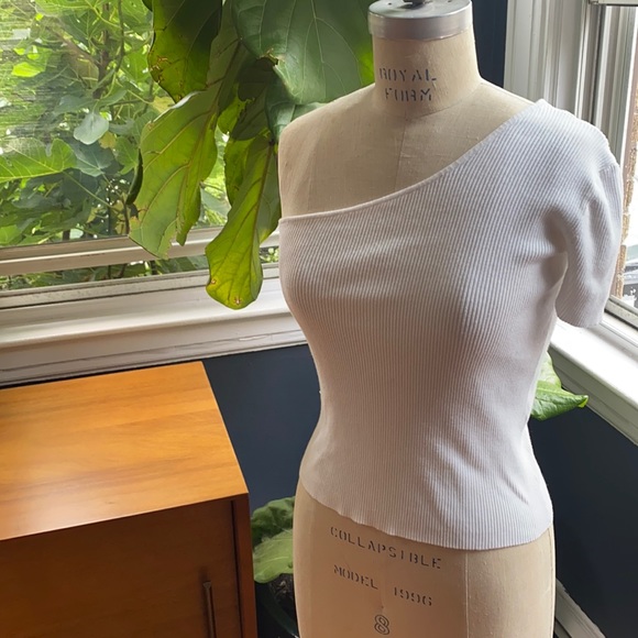 HOT Mango White Knit Asymmetrical Top - M - Picture 2 of 7